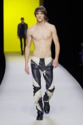 desfiles-thierrymugler-parisverao2008men-124