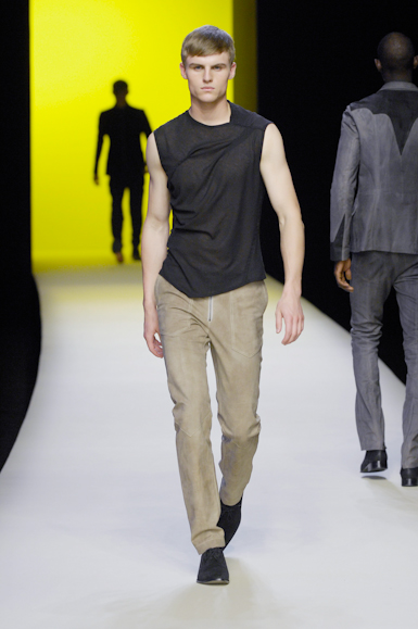 desfiles-thierrymugler-parisverao2008men-127