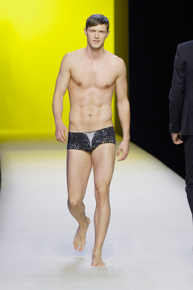 desfiles-thierrymugler-parisverao2008men-133