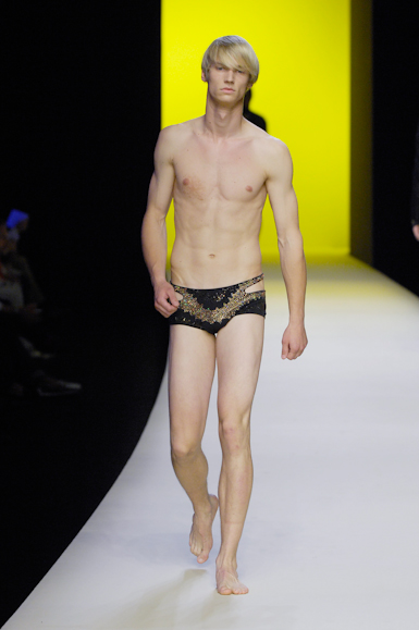 desfiles-thierrymugler-parisverao2008men-135