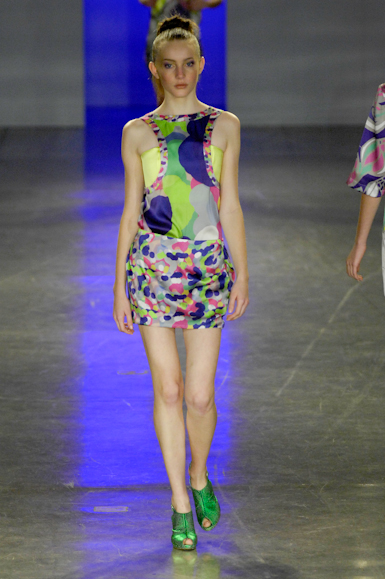 desfiles-zigfreda-saopauloverao2008rtw-110