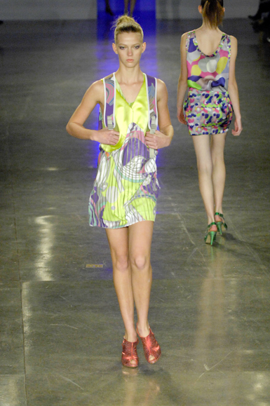 desfiles-zigfreda-saopauloverao2008rtw-111