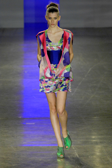 desfiles-zigfreda-saopauloverao2008rtw-114