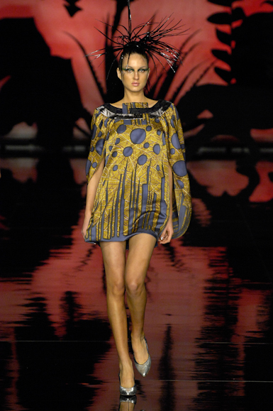 desfiles-andrelima-saopauloverao2008rtw-103