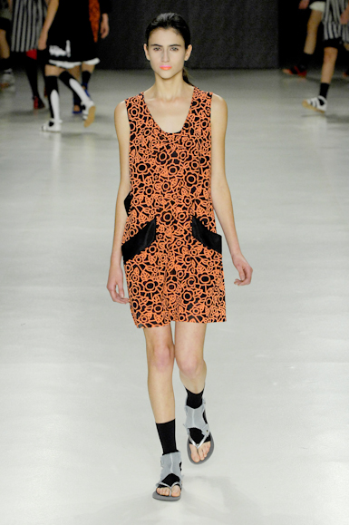 desfiles-carlotajoakina-saopauloverao2008rtw-107