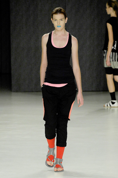 desfiles-carlotajoakina-saopauloverao2008rtw-108