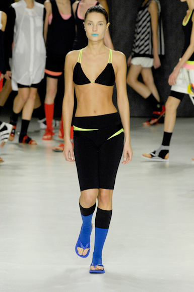 desfiles-carlotajoakina-saopauloverao2008rtw-117