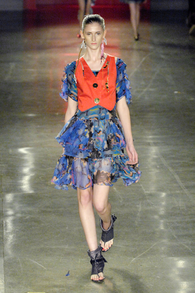 desfiles-fabiabercsek-saopauloverao2008rtw-105
