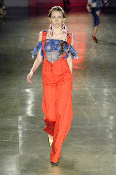 desfiles-fabiabercsek-saopauloverao2008rtw-107