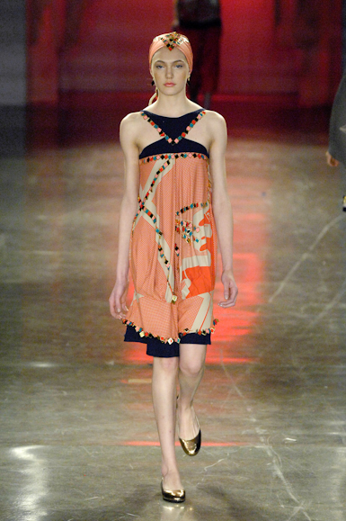 desfiles-fabiabercsek-saopauloverao2008rtw-126
