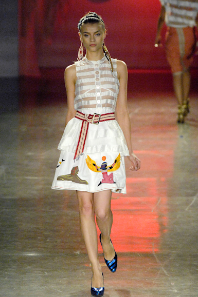 desfiles-fabiabercsek-saopauloverao2008rtw-129