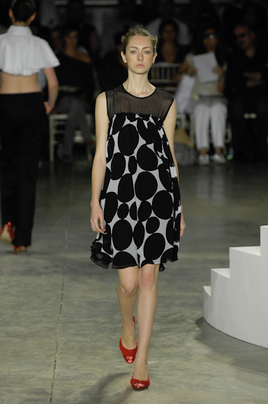 desfiles-fausehaten-saopauloverao2008rtw-104