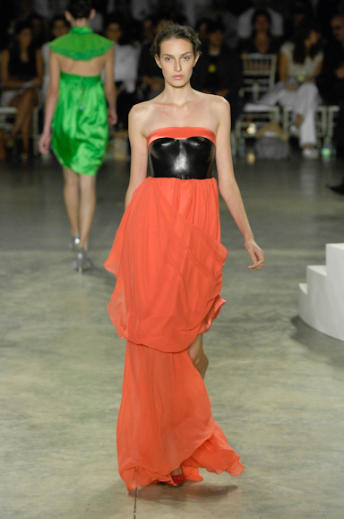 desfiles-fausehaten-saopauloverao2008rtw-129