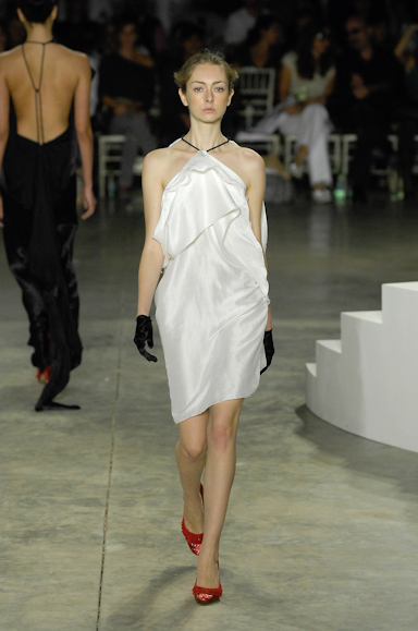 desfiles-fausehaten-saopauloverao2008rtw-135
