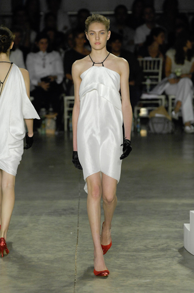 desfiles-fausehaten-saopauloverao2008rtw-136