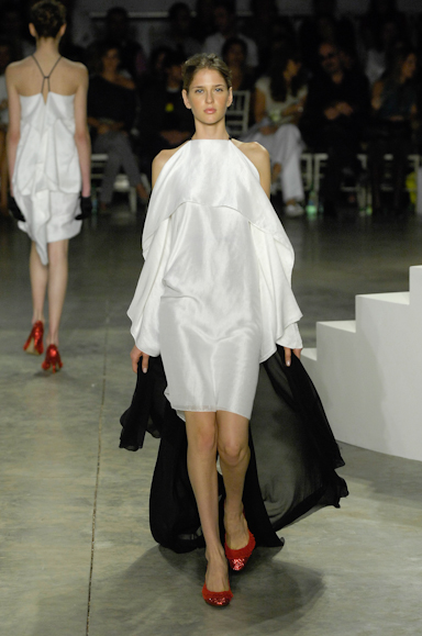 desfiles-fausehaten-saopauloverao2008rtw-137