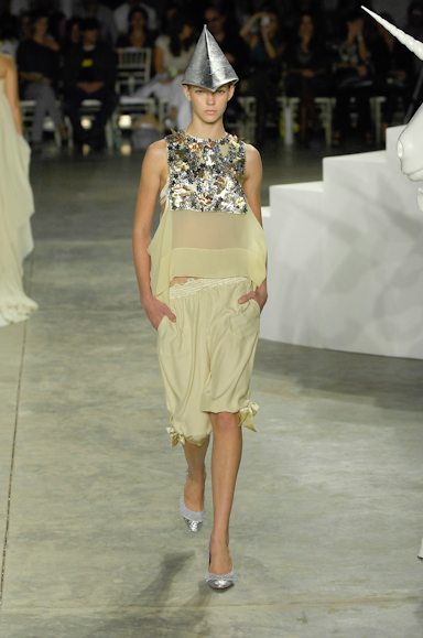 desfiles-fausehaten-saopauloverao2008rtw-151