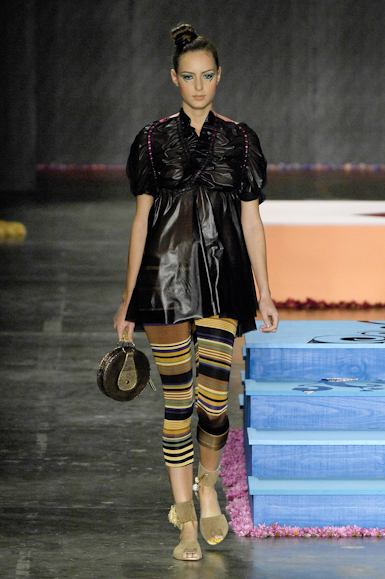 desfiles-erikaikezili-saopauloverao2008rtw-100