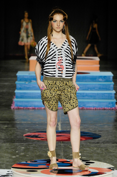 desfiles-erikaikezili-saopauloverao2008rtw-111