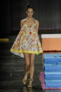 desfiles-erikaikezili-saopauloverao2008rtw-119