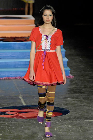 desfiles-erikaikezili-saopauloverao2008rtw-120