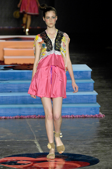 desfiles-erikaikezili-saopauloverao2008rtw-125