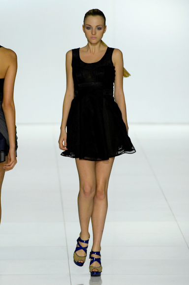 desfiles-giselenasser-saopauloverao2008rtw-102