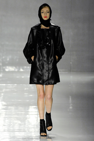 desfiles-reinaldolourenco-saopauloverao2008rtw-110
