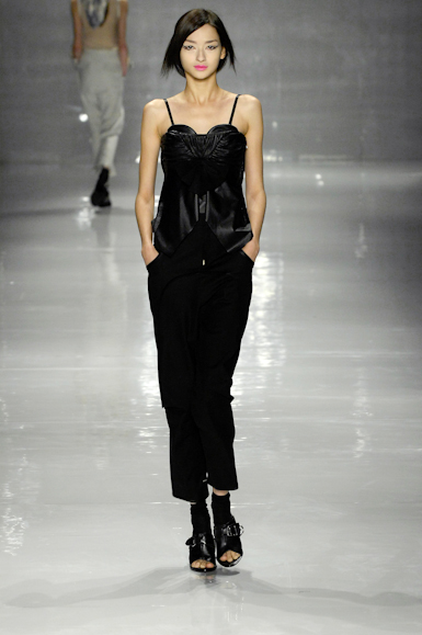 desfiles-reinaldolourenco-saopauloverao2008rtw-119