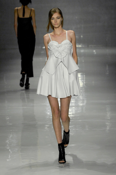 desfiles-reinaldolourenco-saopauloverao2008rtw-120