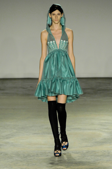 desfiles-gloriacoelho-saopauloverao2008rtw-137