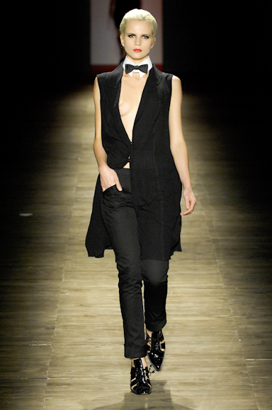 desfiles-herchcovich-saopauloverao2008rtw-108