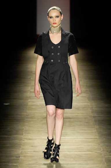 desfiles-herchcovich-saopauloverao2008rtw-111
