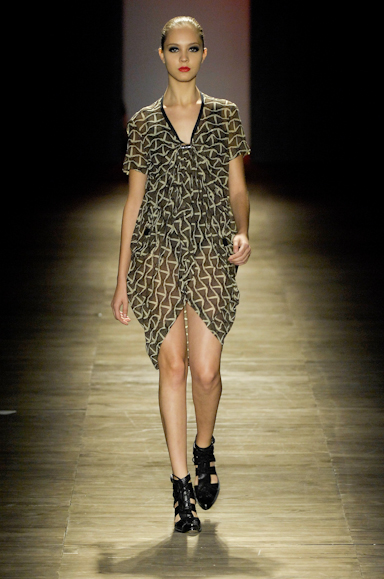 desfiles-herchcovich-saopauloverao2008rtw-114