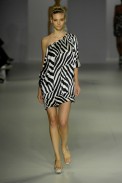 desfiles-iodice-saopauloverao2008rtw-107