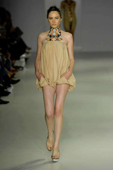 desfiles-iodice-saopauloverao2008rtw-120