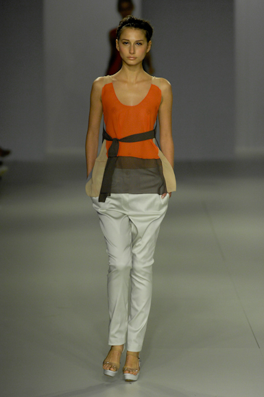desfiles-iodice-saopauloverao2008rtw-123