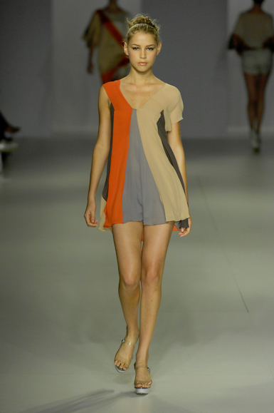desfiles-iodice-saopauloverao2008rtw-124