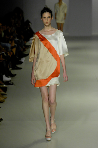 desfiles-iodice-saopauloverao2008rtw-125