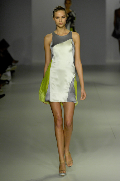 desfiles-iodice-saopauloverao2008rtw-130