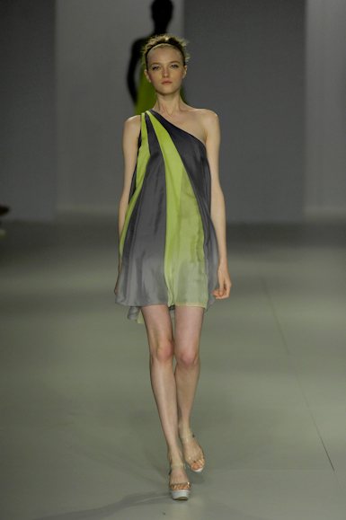desfiles-iodice-saopauloverao2008rtw-137
