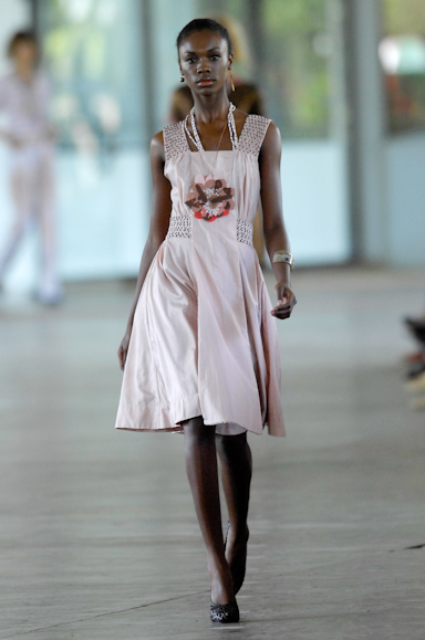 desfiles-isabelacapeto-saopauloverao2008rtw-103