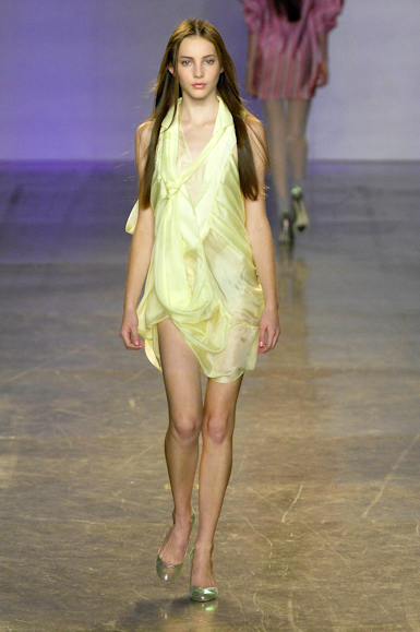 desfiles-prisciladarolt-saopauloverao2008rtw-107