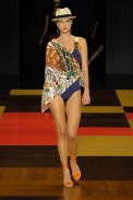 desfiles-neon-saopauloverao2008rtw-119