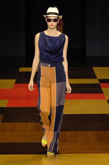 desfiles-neon-saopauloverao2008rtw-120