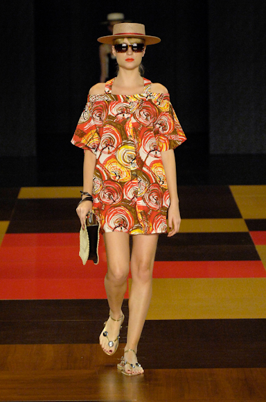 desfiles-neon-saopauloverao2008rtw-121