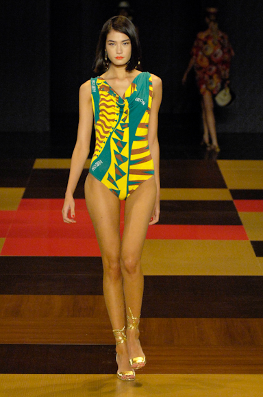 desfiles-neon-saopauloverao2008rtw-124