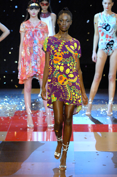 desfiles-neon-saopauloverao2008rtw-133
