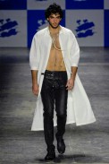 desfiles-marioqueiroz-saopauloverao2008rtw-100