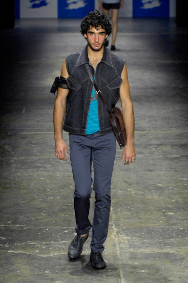 desfiles-marioqueiroz-saopauloverao2008rtw-119